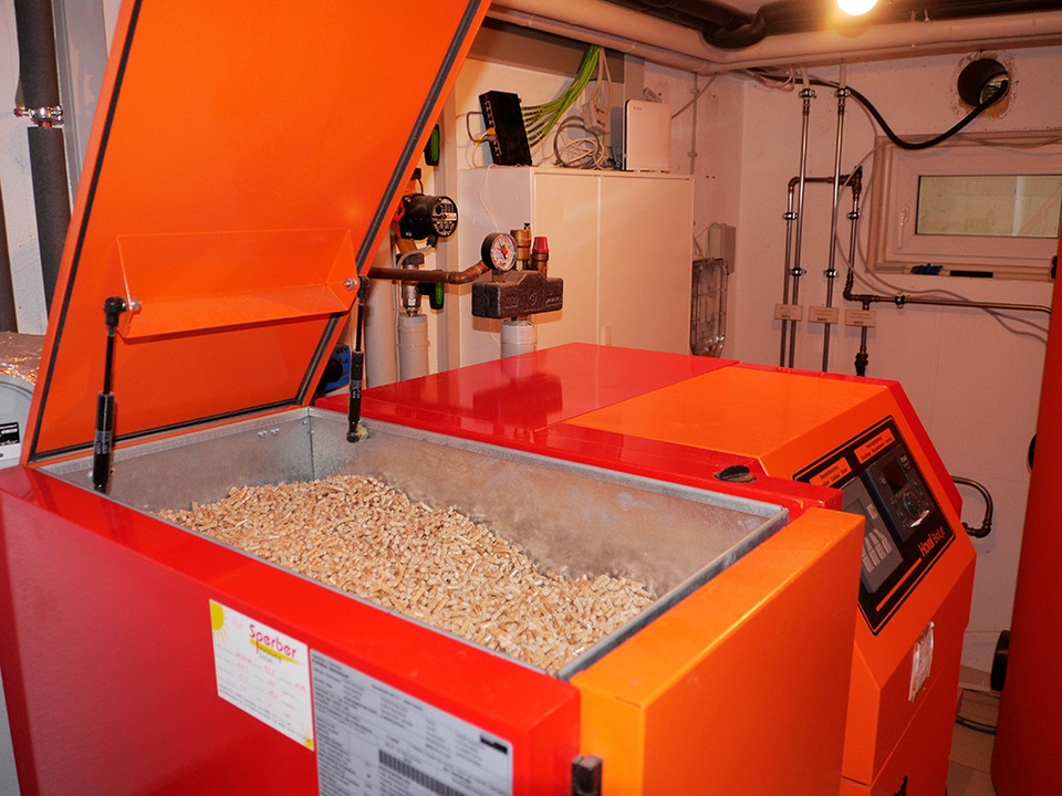Palletheizung2 bei Elektro Adigüzel in Fernwald-Annerod